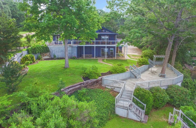 Flat Rock Cabin: 4 BR, 3 BA House in Arley, Sleeps 13
