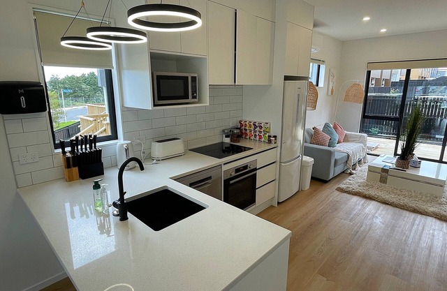 Flatbush Holiday Accommodation, 3 Bedroom Town House WH2 | Apartment