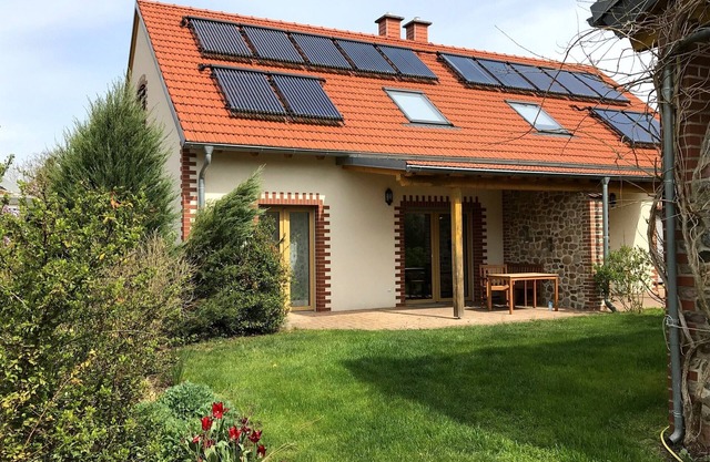 Fliederhaus mit 92 m² auf 2 Ebenen für 6+2 Pers., 3 Schlafzimmer, 3 Bäder