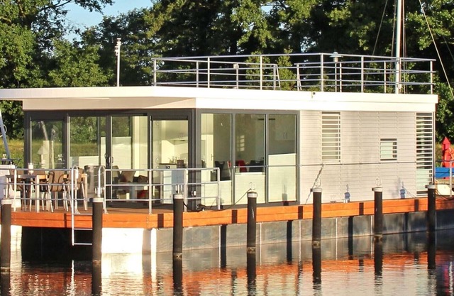 Floating 44 Schwimmendes Ferienhaus für den Besonderen Urlaub auf dem Wasser