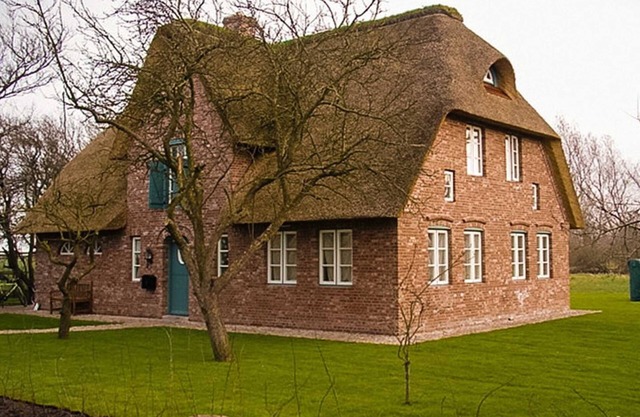 Föhrhaus, detached house, articulated turning