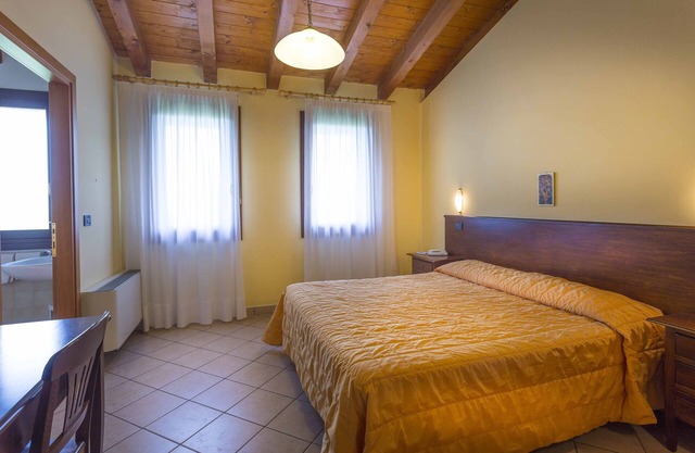 Folaghe 3, apartment with terrace overlooking the grove