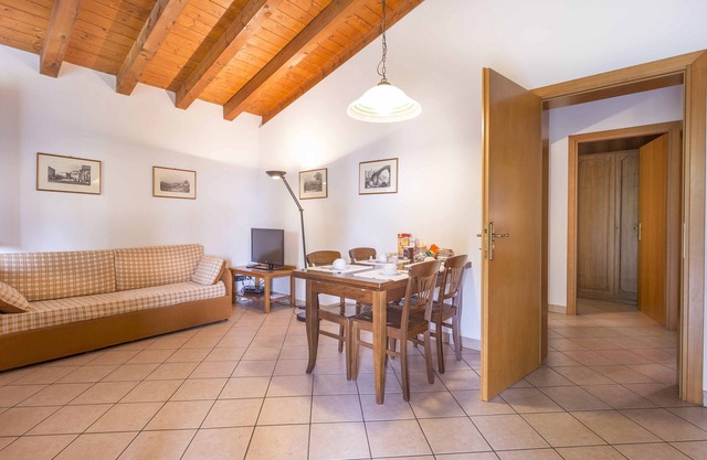 Folaghe 4, apartment with terrace overlooking the grove