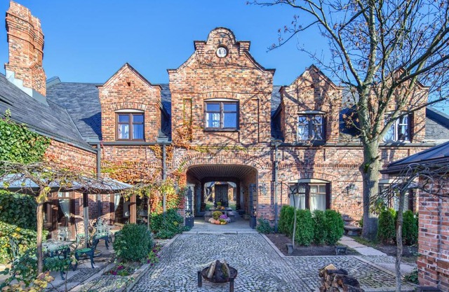 Folwark Białych Bocianów