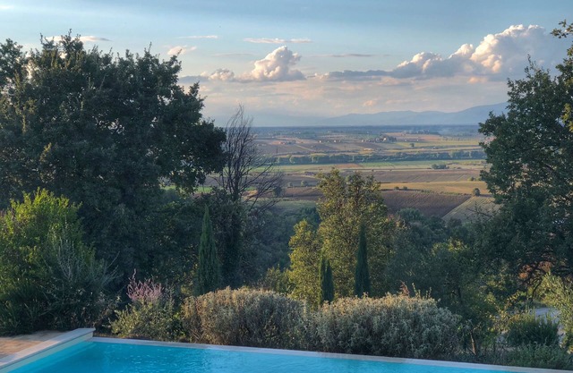 Fonte della Pace villa with swimming pool Fontanaro Property