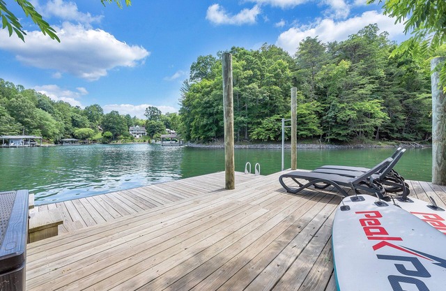 Foothills Retreat, New Lakefront Luxury w/Covered Decks + Hot Tub, Fire Pit Terrace, Dock & More!