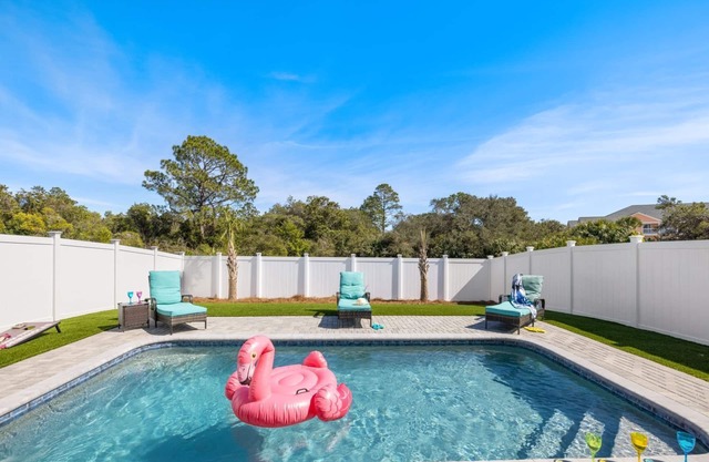 Footprints in the Sand Private House- Sleeps 12 Pool- Dog Friendly