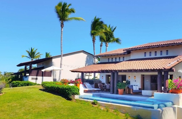 For Big Groups! Side-by-Side Four Seasons Villas