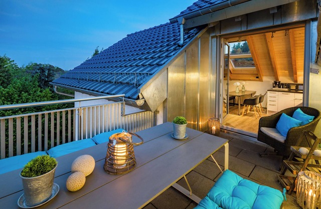 For the discerning: designer loft & roof balcony for 1-4 people. Near bathing lake