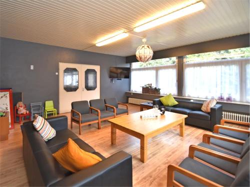 Forest & Castle Escape, cleaning included