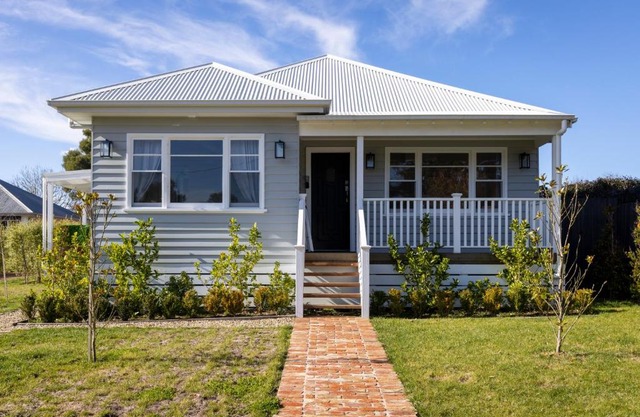 FOREST CORNER - 3 BEDROOM WEATHERBOARD, TRENTHAM