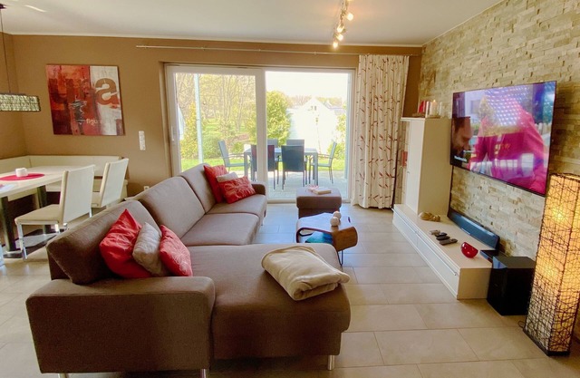 Foresta with outdoor whirlpool, sauna, fitness room, SKY, VDSL