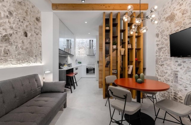 Foresteria, Modern Cozy 2-floor House