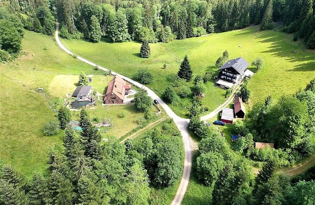 Forsthaus | Grillplätze | Sauna | Zaun | Multifunktionsraum