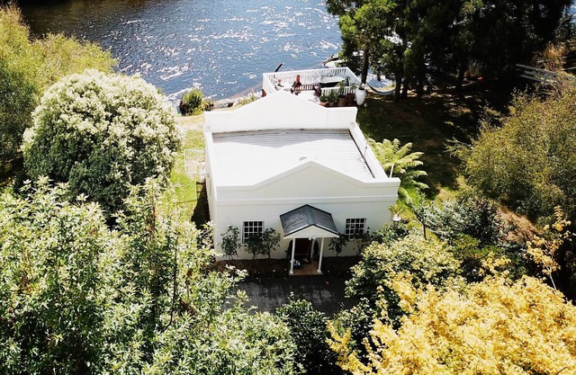 Forth River Cottage - Luxury Bed and Breakfast by the River