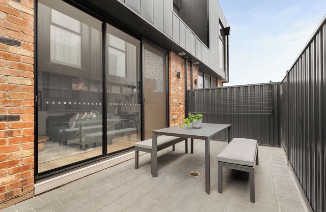 Foundry Lane Apartments by Urban Rest