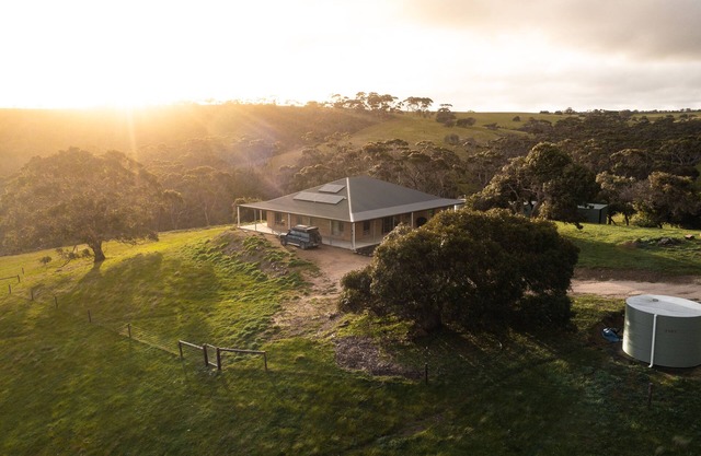 Four bedroom house on 240 acres of beautiful country, close to stunning beaches