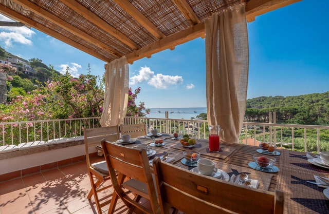 Four-room flat Montecristo