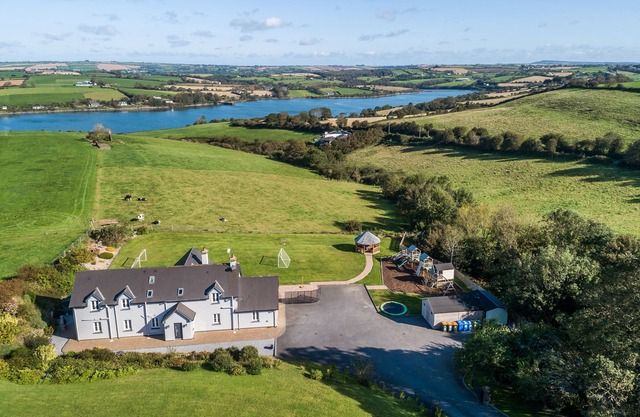 Four Winds ,Kinsale,6 Bedroom,5 Bath,sleeps 25,owned by Exquisite Holiday Homes