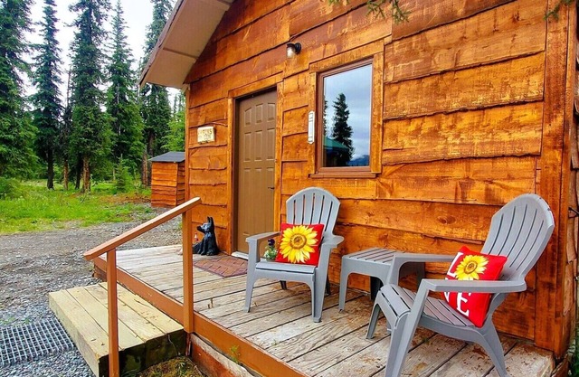 Fox's Den Cozy National Park Stay with Lake Access, Boats, Pets OK