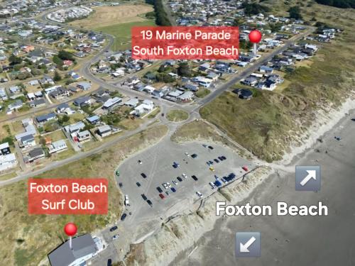 Foxton Beach Bach 5 Star Location 2 Min Walk To Beach New Furnishings BBQ