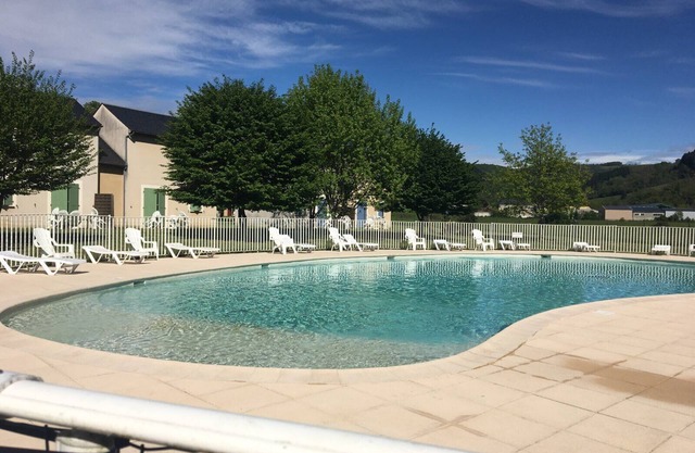 Cosy apartment for 4 people - swimming pool - superb view