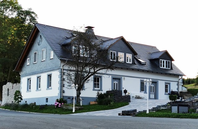 Franconian forest farmhouse, modern apartment, own access, fully equipped!