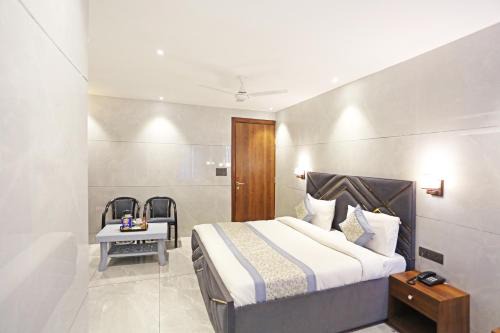 Frankstay By Hotel Preet 05 Mints Walking Distance Nizamuddin Railway Station