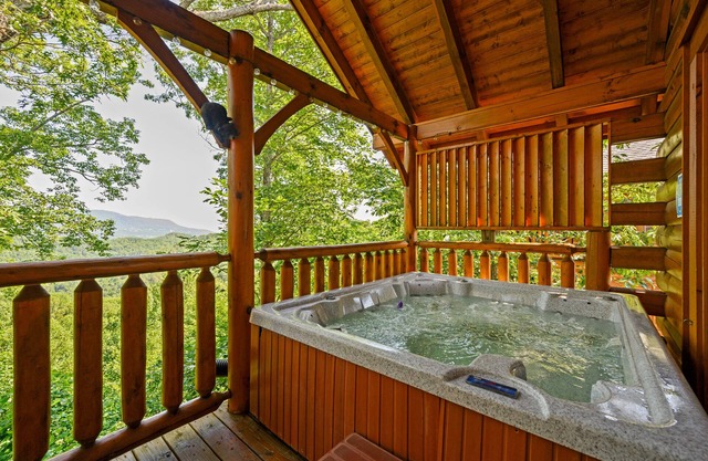 Free Attractions | Dog-friendly, Hot Tub, WIFI, Fireplace, Views, Grill,