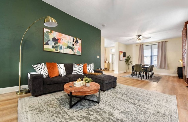 Free Parking+Pet Friendly+6BR+5 Min From Bakery Sq