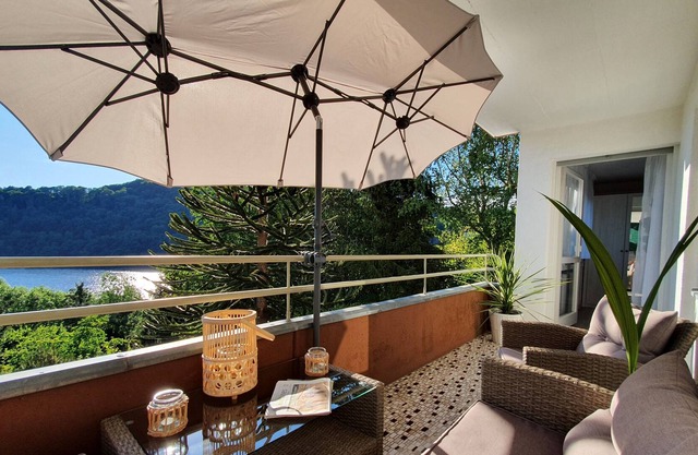 Freedom I - Waking up in nature