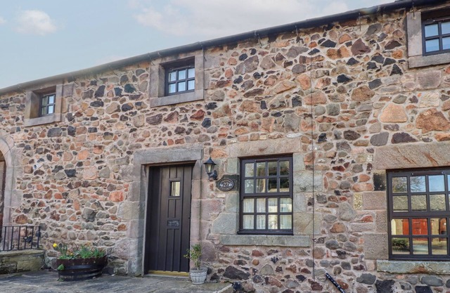FREESIA COTTAGE, family friendly in Wooler