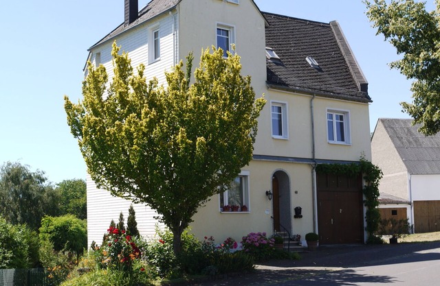 Freestanding holiday house with large * - star apartment