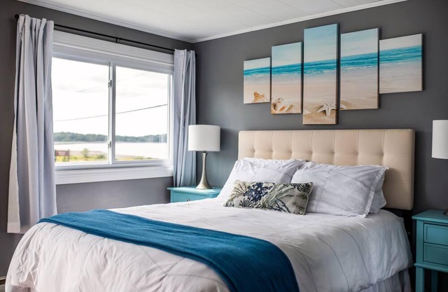 Friars Bay Inn & Cottages