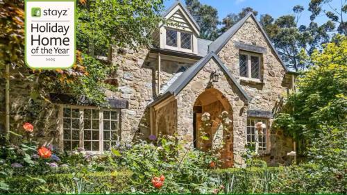 FROGWELL HOLLOW immerse into an idyllic fairytale