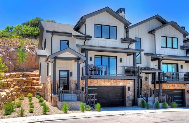 Frostwood Retreat I Sleeps 14 | Pool Table & Private Hot Tub | Shuttle to Gondola