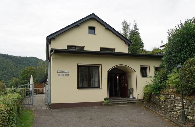 Fuchsloch vacation home: plenty of space for 6-12 people on the banks of the Rursee