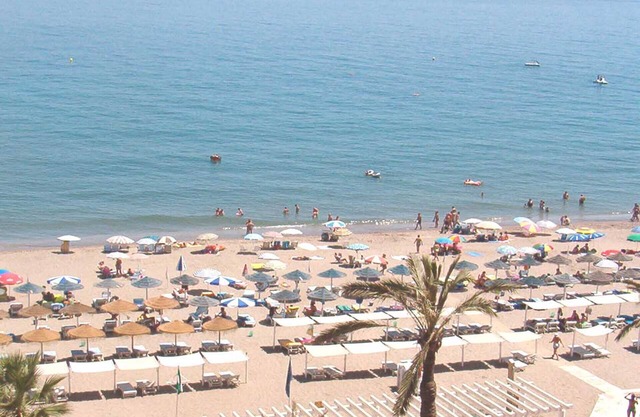 Fuengirola, Central, Quality Sea View Apartment, Beach Front Block, FREE WiFi