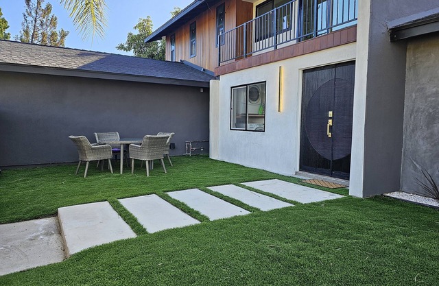 Full Modern House 4bd/3.5ba