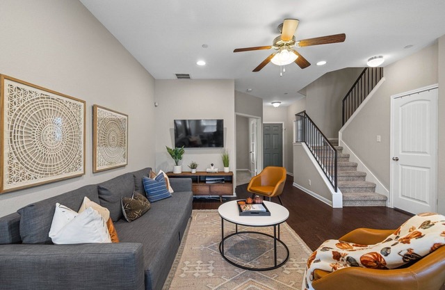 Fully Equipped 2BR Home Walkable to Whole Foods