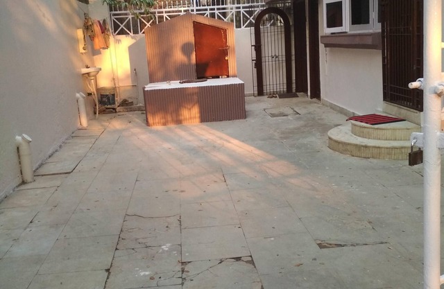 Fully furnished Studio Apartment on second floor of Chembur Mumbai Bungalow