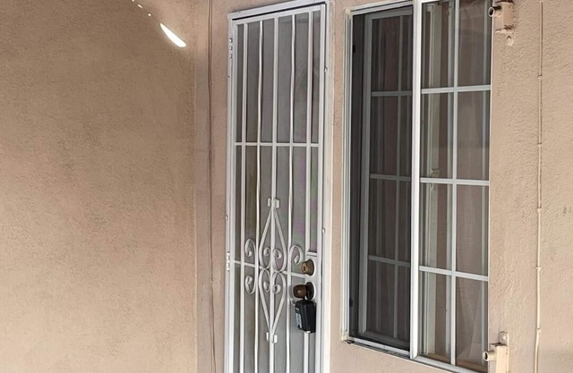 Fully Independent and Furnished 1 Bedroom with Attached Bath Santa Ana.