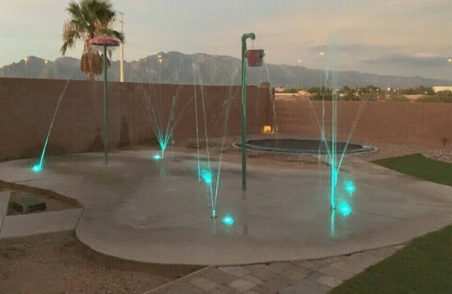 Fun 4 bedroom house w/splash pad, near City Center and Saguaro National Forest