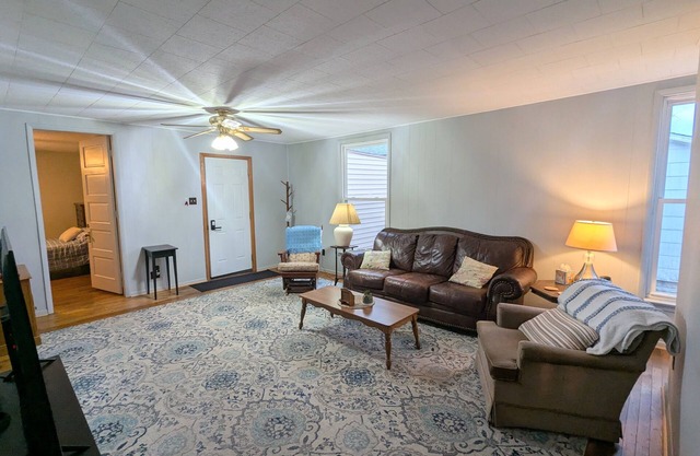 Functional 3 Bedroom Home Near Robinson With WIFI