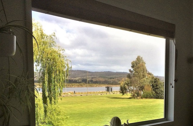 Funky Flat in Franklin.Self Contained accommodation on the Huon River.