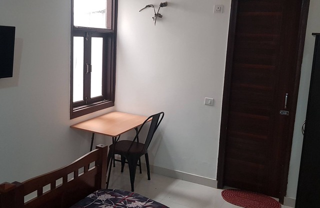Furnished Apartment@Rs.999/-per night & per person
