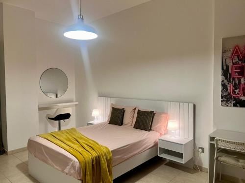 Furnished room with balcony only for GIRLS