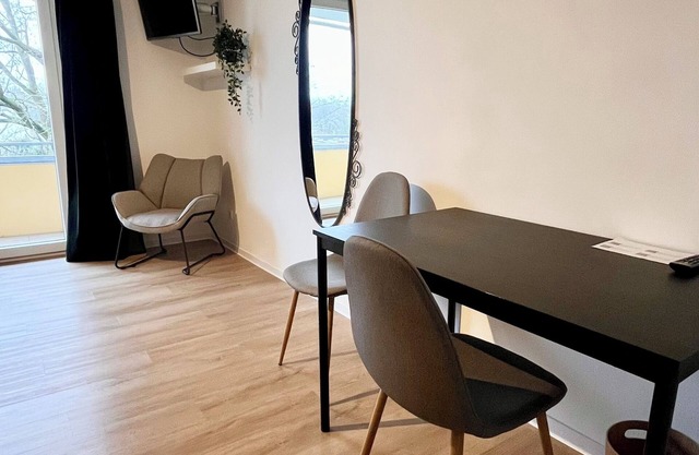 Furnished studio apartment with balcony in the Hanover-Mittelfeld district