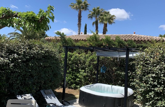 Gîte 50 m2 Pour 4 Pers sur 100 m2 Jardin Privé Avec SPA de mai a Septembre