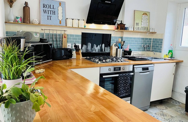 Gîte LVB Lovely 2-bedroom village home in Bussière-DunoisenSleeps 4